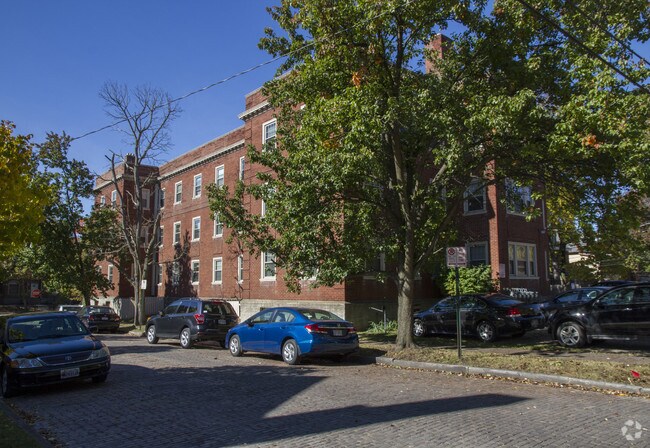 Building Photo - Neil Manor