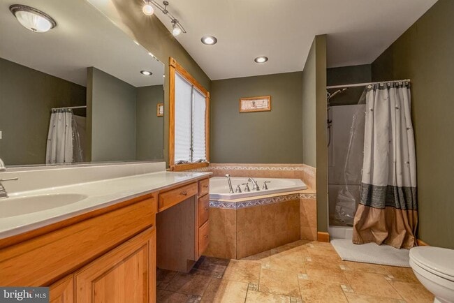 Building Photo - 211 Marlyn Ave