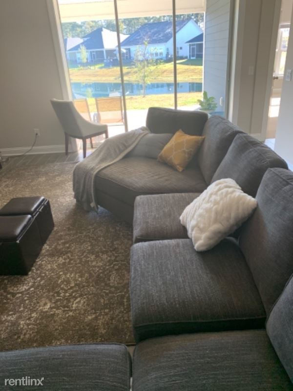 Foto del edificio - 4 br, 3 bath House - 272 Mcqueen Dr