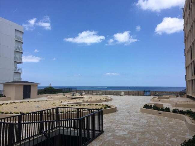 Foto del edificio - 3610 S Ocean Blvd