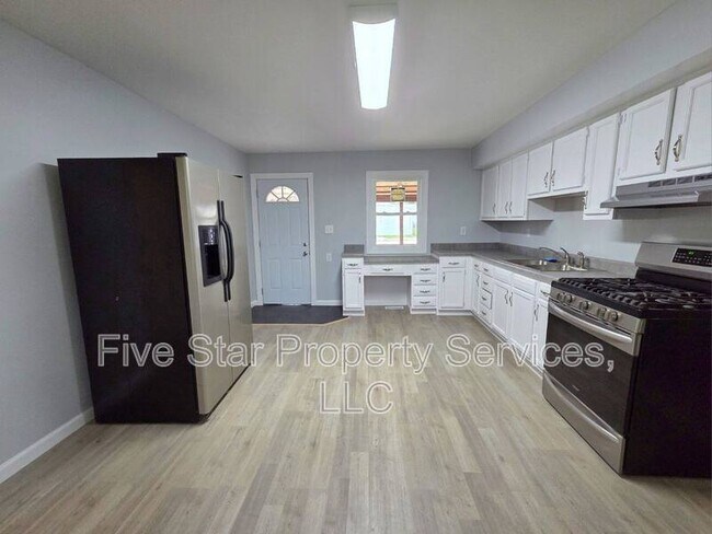 Foto del edificio - 2606 Fox Bridge Rd