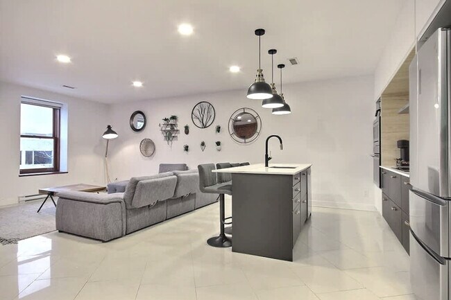 Photo du bâtiment - 4107 A Rue Saint-Denis-SI ID1543084P
