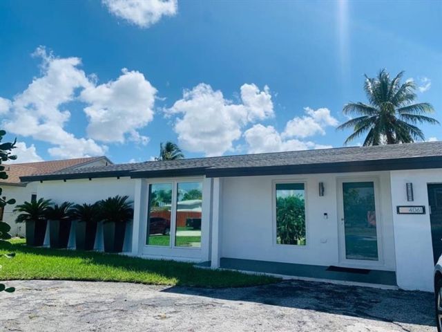 Foto principal - 4061 NW 115th Terrace