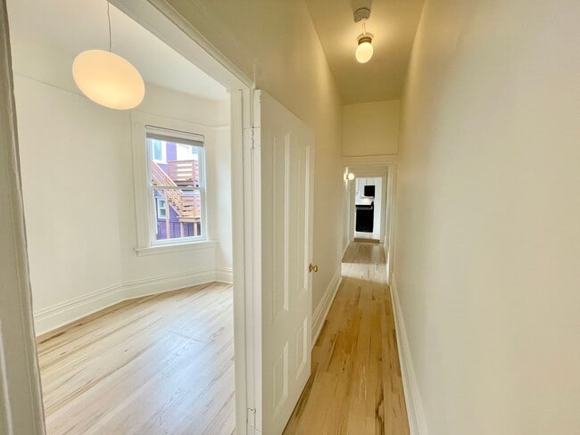Building Photo - LIGHT FILLED, CHARMING,  2BR/1BA NOE VALLEY/ VALENCIA CORRIDOR MODERN CONDO PROGRESSIVE