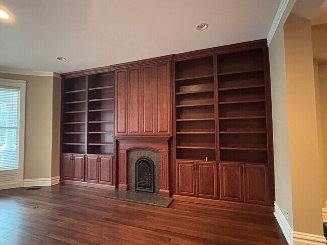 Foto del edificio - Historic Downtown Home with Modern Charm