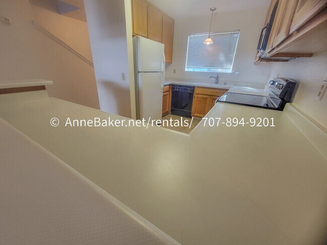 Foto del edificio - Cloverdale Meadow Condo Available Now