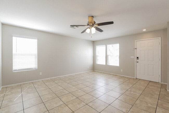 Building Photo - 1024 Sky Forest Dr