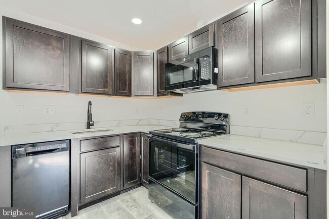 Foto del edificio - 7 S Carrollton Ave