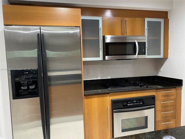 Building Photo - 335 S Biscayne Blvd