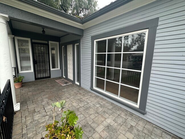 Building Photo - 820 N El Camino Real