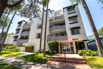 Building Photo - 4313 Van Nuys Blvd