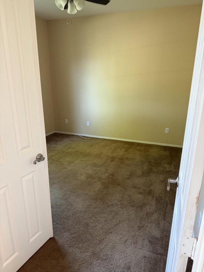 Building Photo - 43426 Lago Brezza Dr