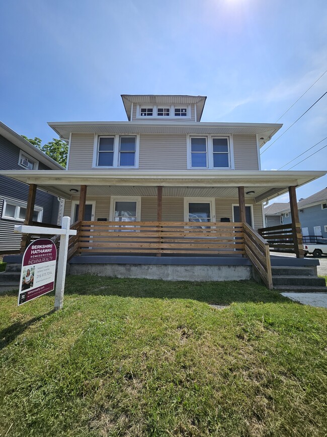 Building Photo - 17 E Parkview Ave