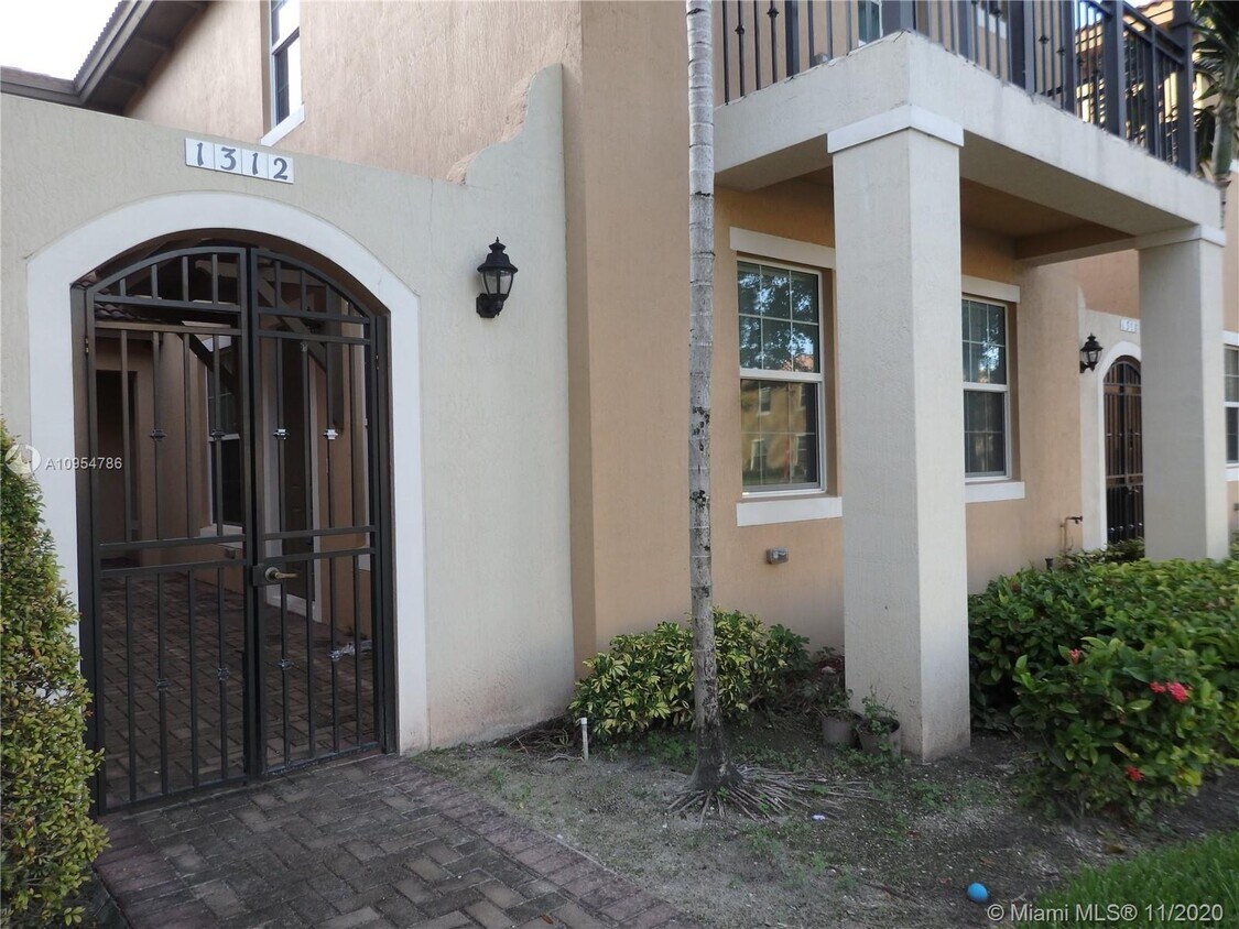 1309 SW 147th Terrace, Pembroke Pines, FL 33027 House Rental in