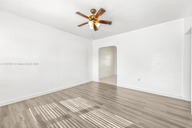 Building Photo - 1400 SW 36th Ave