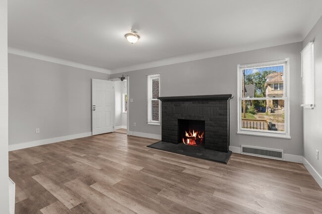 Foto del edificio - 12666 Cloverlawn Ave