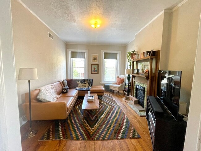Photo - 517 N 21st St Apartment
