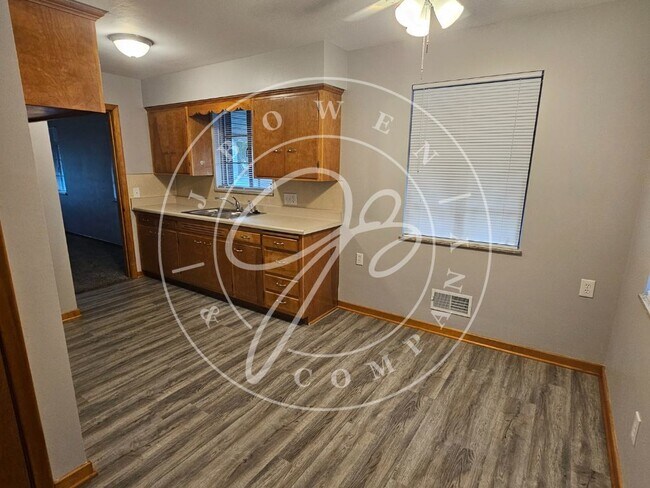 Foto del edificio - Beautiful 3 bedroom brick home in South To...