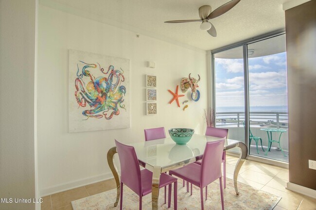 Foto del edificio - 2060 Beach Blvd