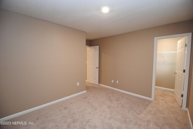 Building Photo - 9868 Fiddleback Ln