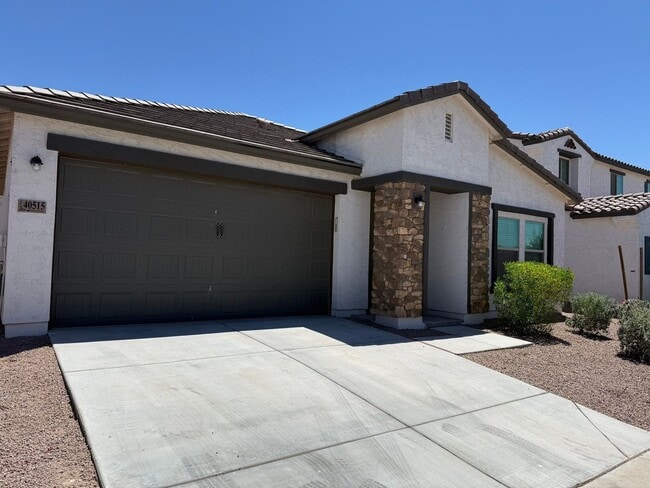 Building Photo - 40515 W Chambers Dr