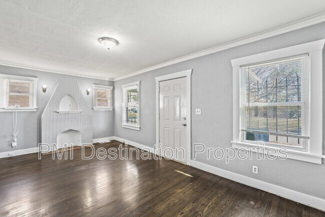 Building Photo - 3238 Jackson Ave