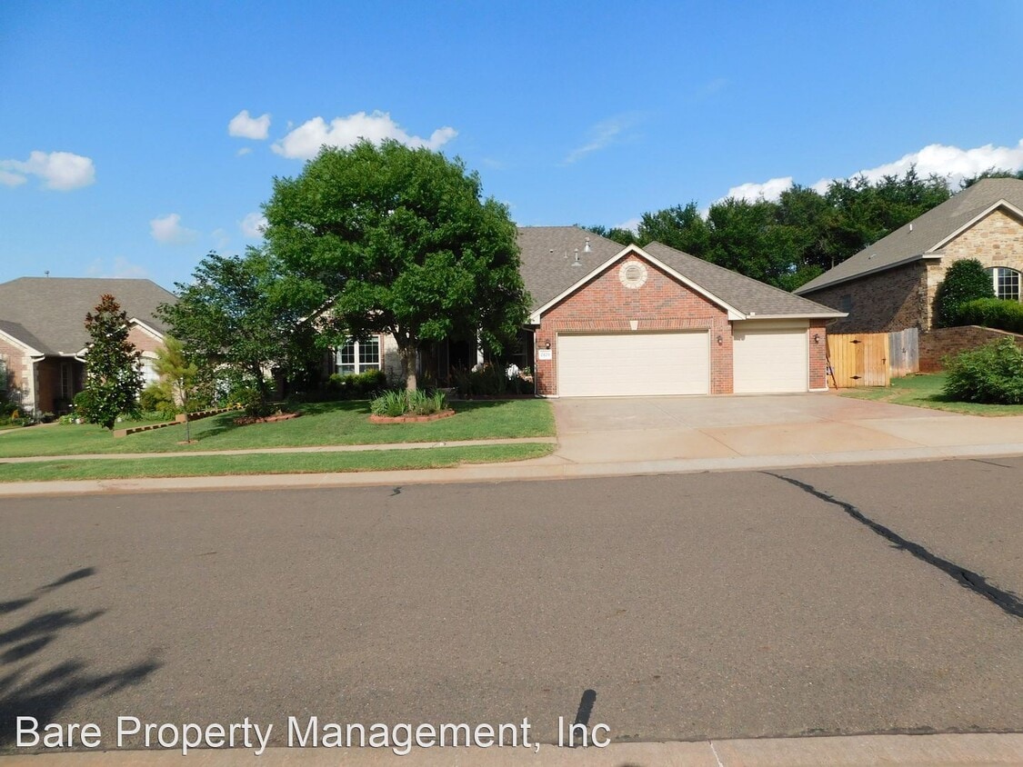 4 br, 3 bath House 2829 Marbel Dr House Rental in Norman, OK