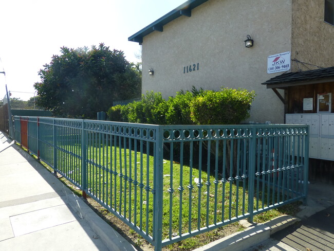 Building Photo - 11621 Braddock Dr