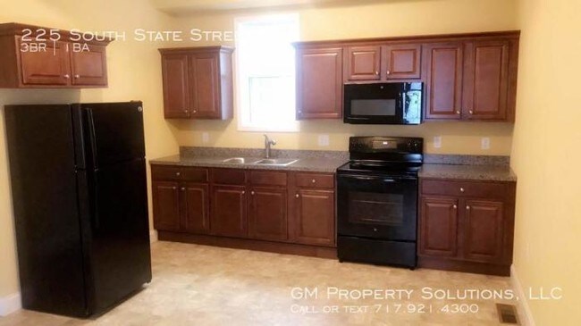 Building Photo - 3 bedroom in Ephrata PA 17522