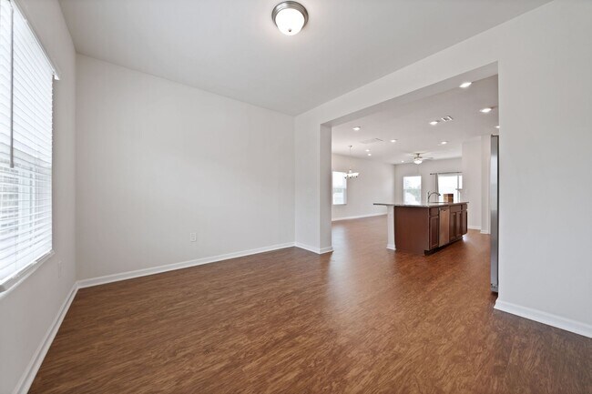 Building Photo - 4 Bed, 3.5 Ba in W.Cary - Pet Friendly!