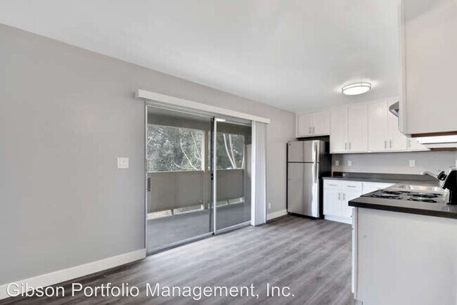 Building Photo - 3714 Lincoln Ct