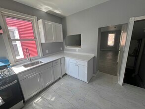 Building Photo - 346 Ridgeway St