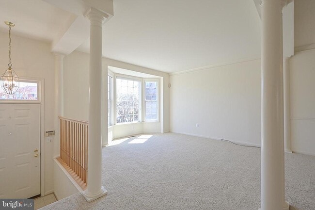 Building Photo - 7415 Gillingham Row