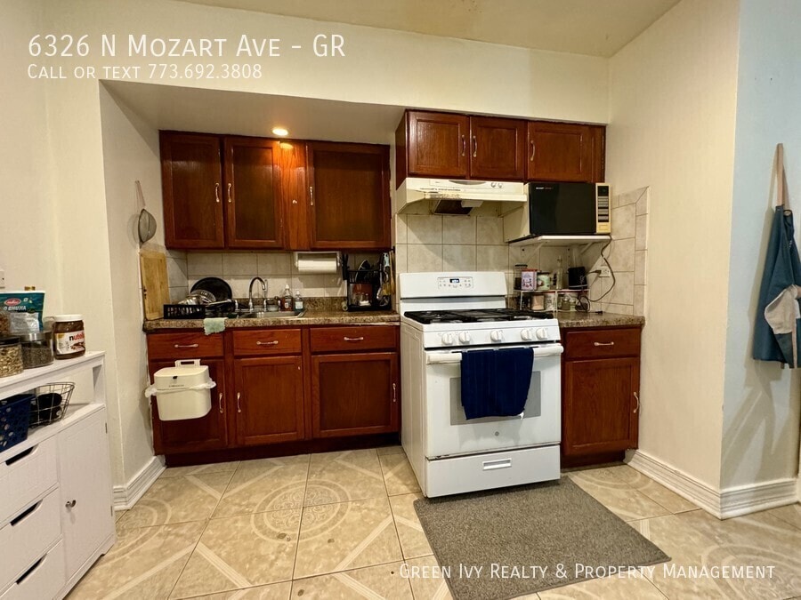 Primary Photo - 6326 N Mozart St