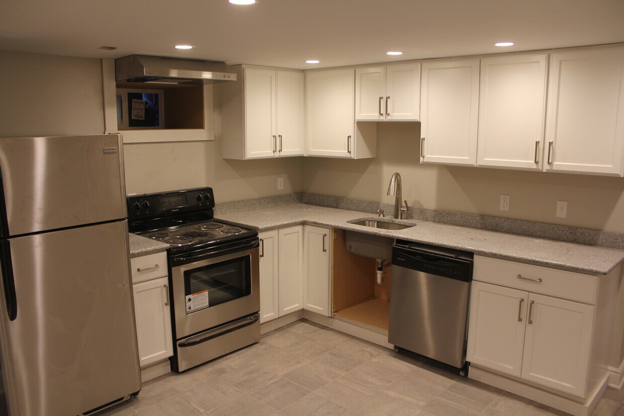 Kitchen - 5825 Bartlett St (Pittsburgh, PA)