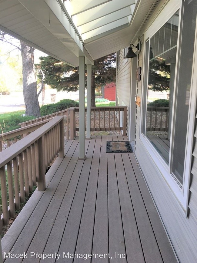 Building Photo - 3 br, 3 bath House - 606 Fox Drive