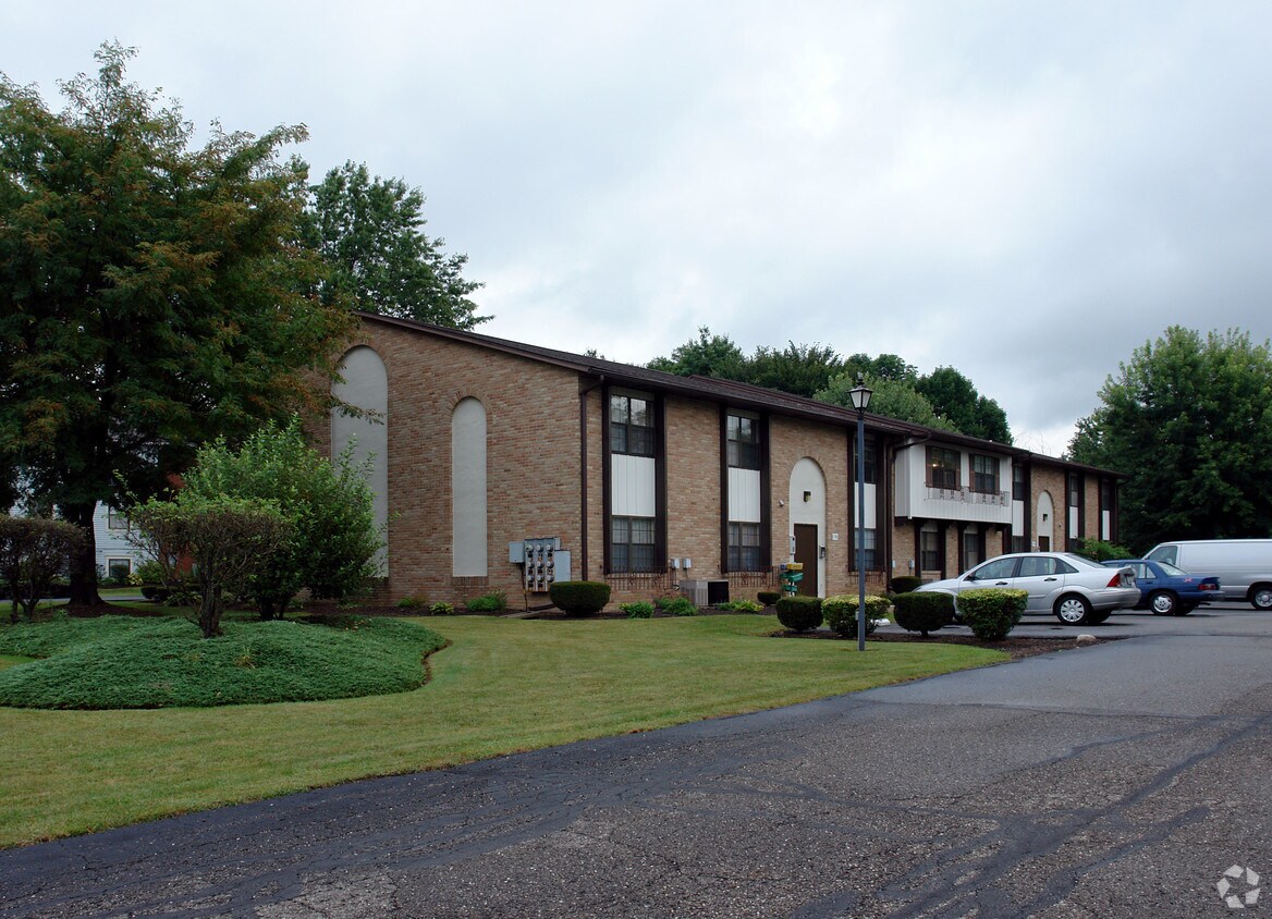 Primary Photo - Elm Suites