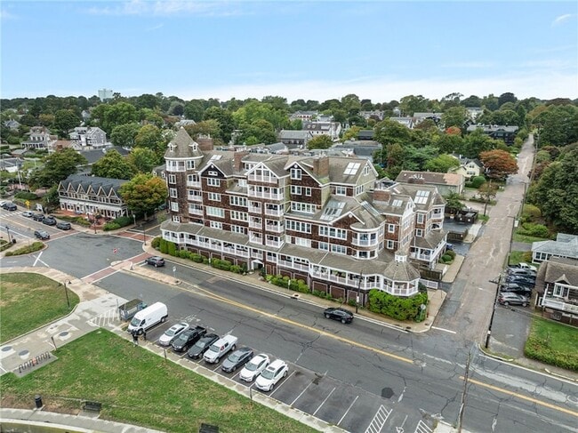 Building Photo - 53 Conanicus Ave