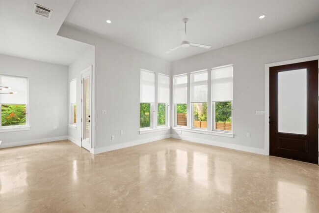 Foto del edificio - 2101 Greenwood Ave