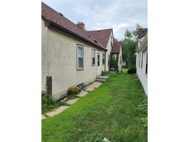 Foto del edificio - 5028 Bloomington Ave