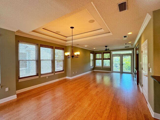 Building Photo - 113 Sunset Cir S