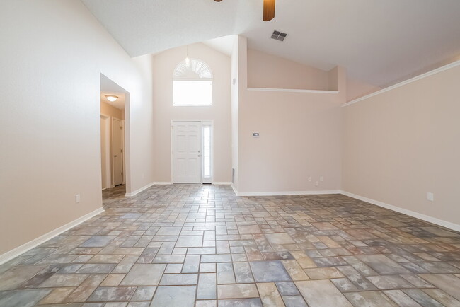 Building Photo - 1000 Country Cove Ct