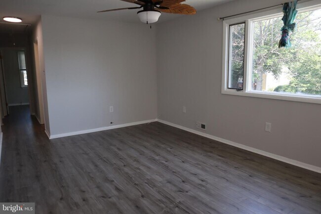 Foto del edificio - 332 Bailey Ave
