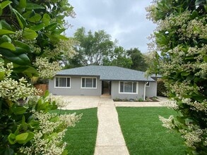 Building Photo - 798 Chelham Way