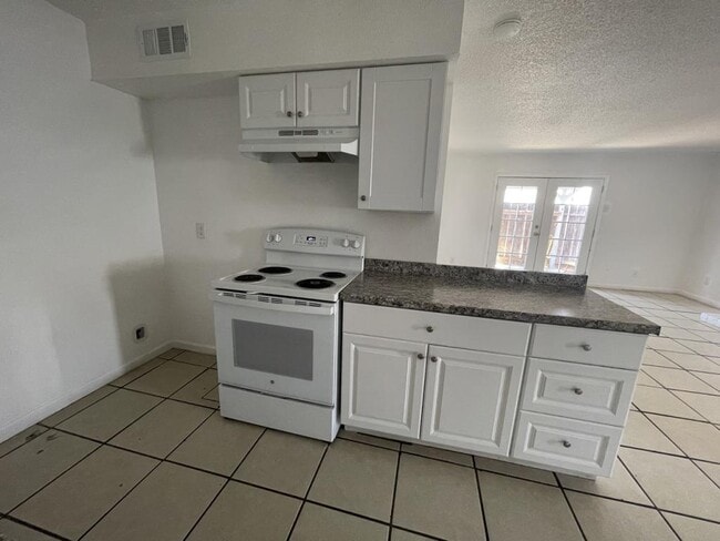 Foto del edificio - 4438 E Dakota Ave