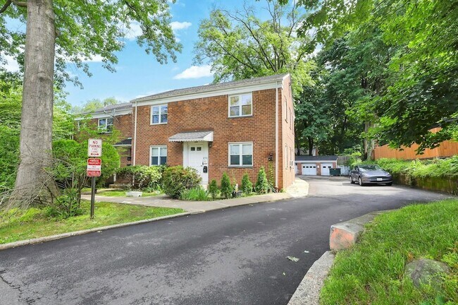 Foto del edificio - 179 Christie Heights Street Unit B