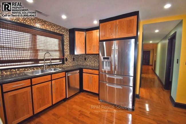 Foto del edificio - 3BR/2BA one level, carport+detached garage/workshop, washer/dryer included, on 1.6 acres in M'boro!