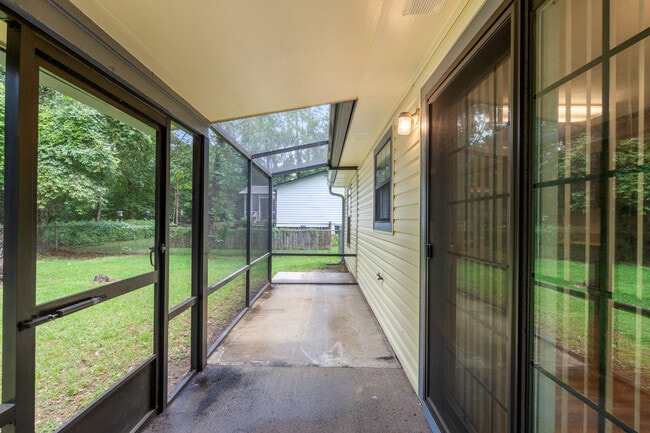 Building Photo - 2434 Jolene Ln