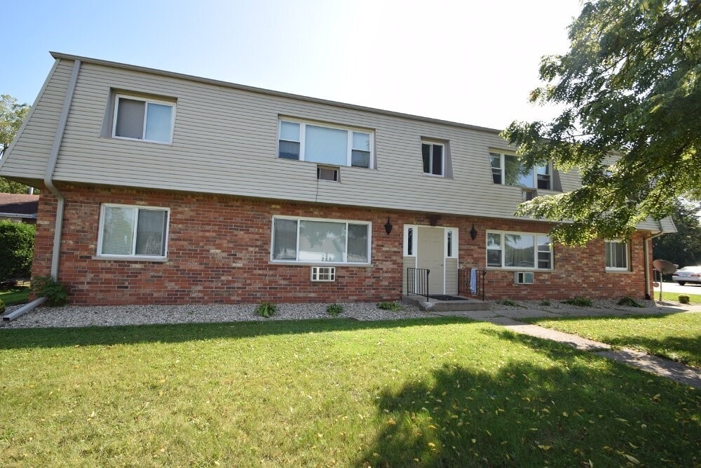 215 S Franklin St, Verona, WI 53593 Apartments in Verona, WI