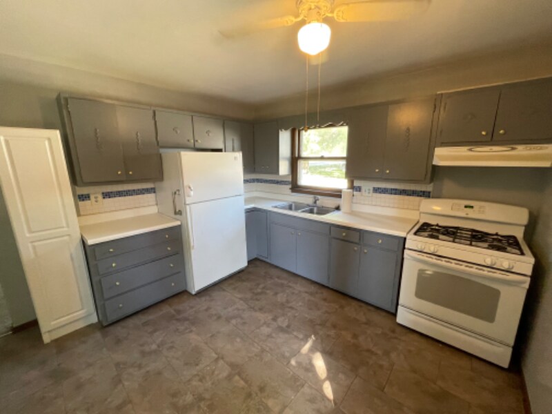 Primary Photo - 209 2nd St
